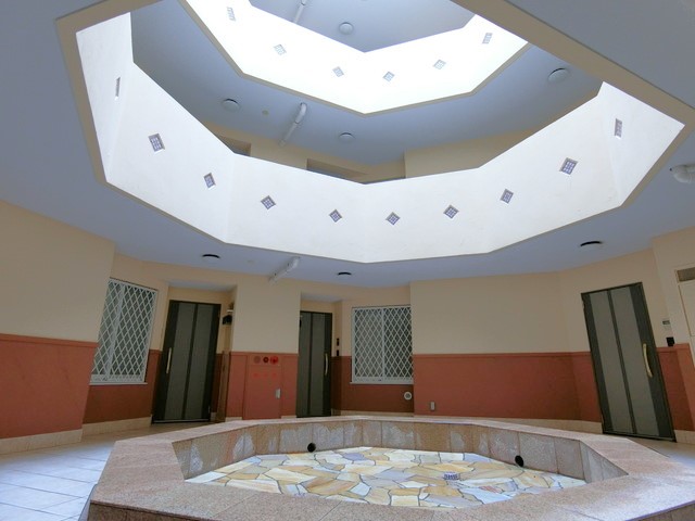 エントランスの吹き抜け エントランスの吹き抜け