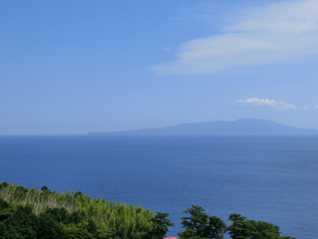 伊豆大島がきれいに見えます